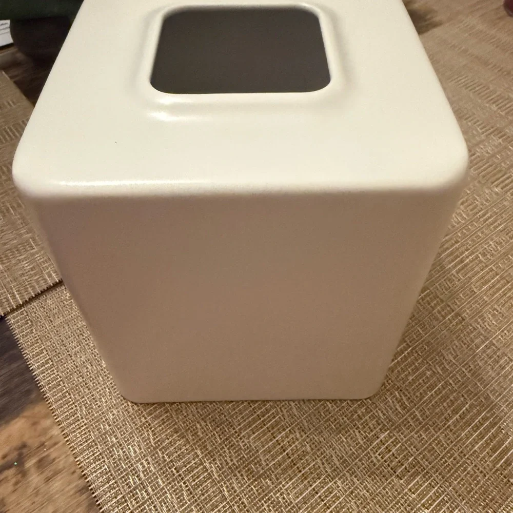 Minimalist White Ceramic Square metal Tissue Box Cover M Design
